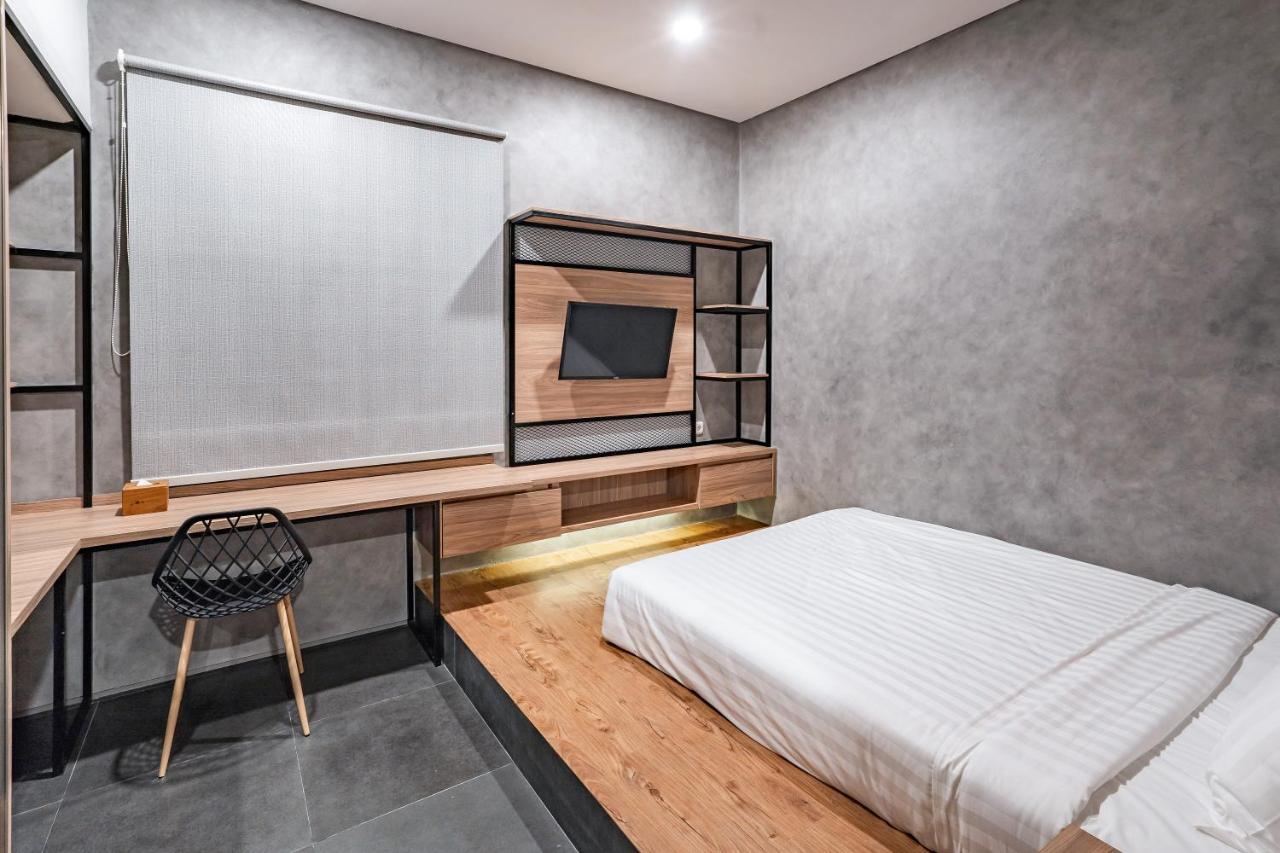 Loa Living Solo Baru Grogol Quarto foto